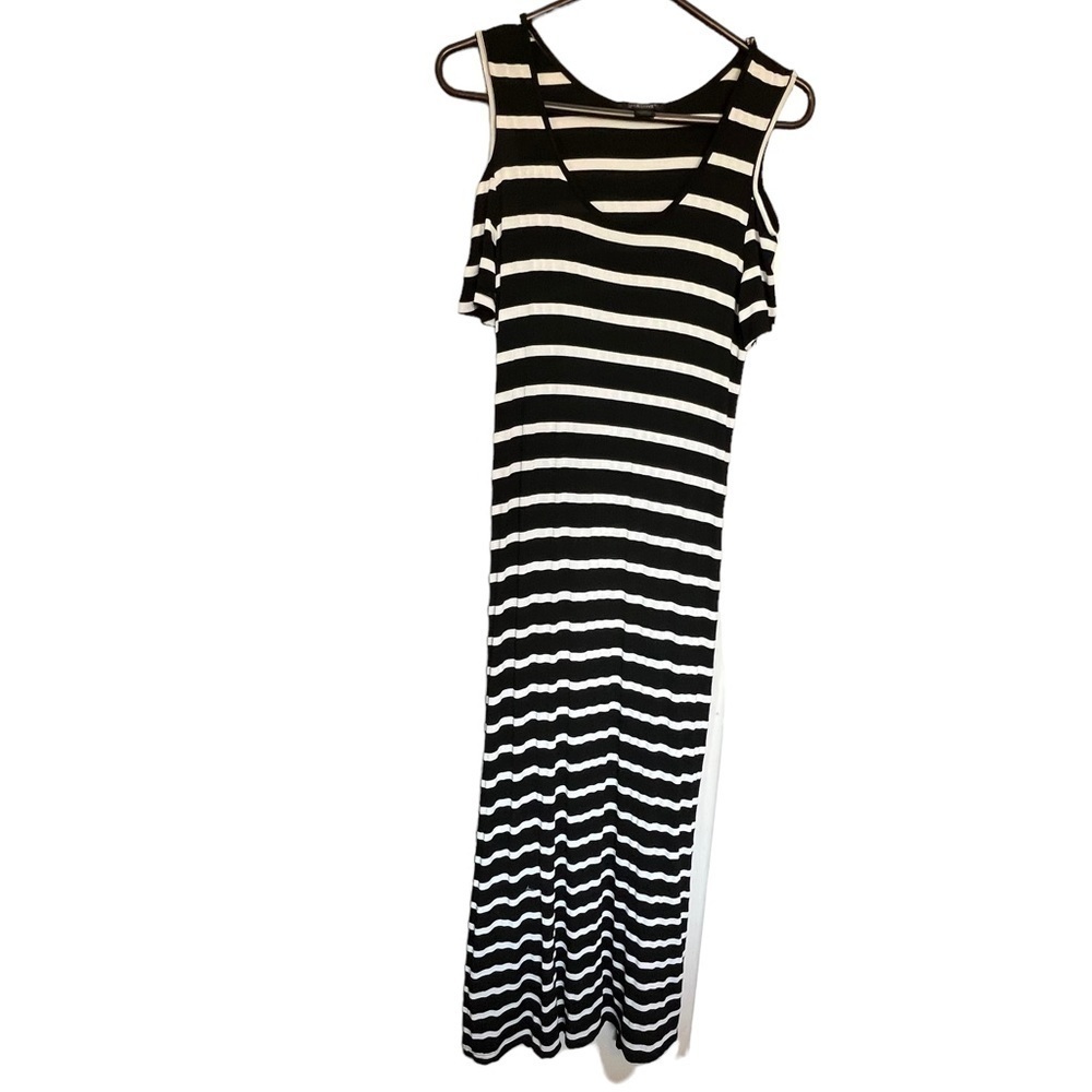 5th & Love Gray And White Striped T-Shirt Dress. Size: Medium